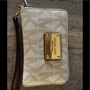 Michael Kors wristlet wallet